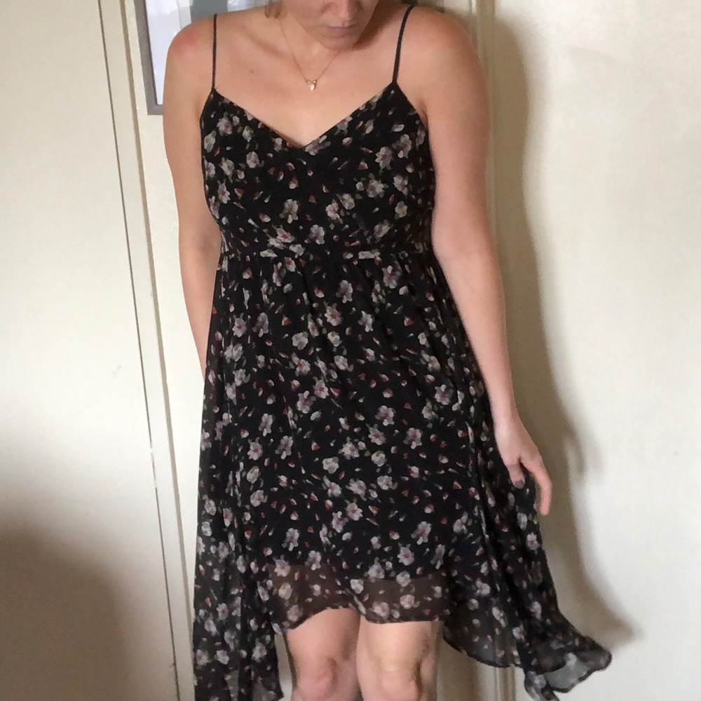 Covet silk dress hi low style flowy black floral
